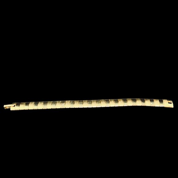 Egyptian Style Gold Tone Necklace, Bracelet And Clip On Hoop Earrings (4728) - Picture 8 of 11